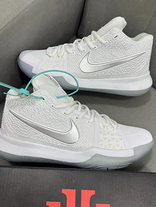 Nike Kyrie Irving 3 White