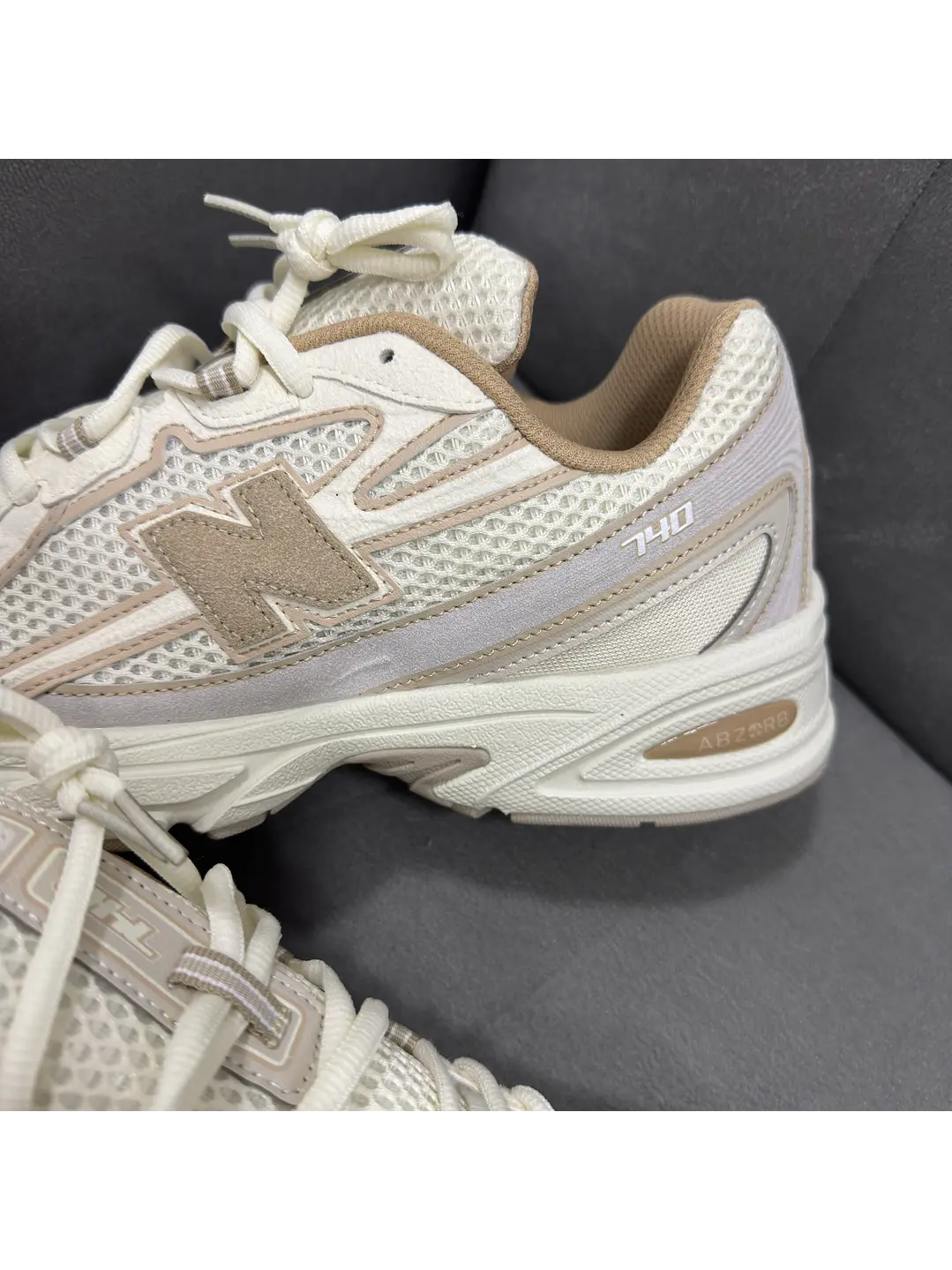 New Balance 740 Beige  3