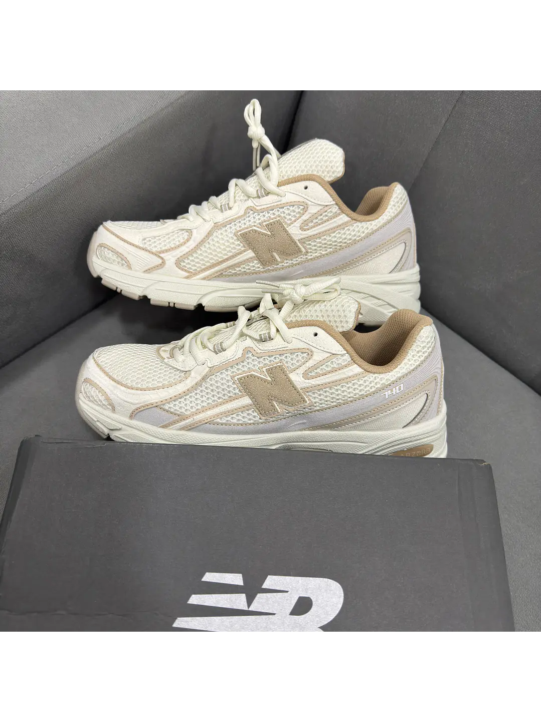 New Balance 740 Beige  5