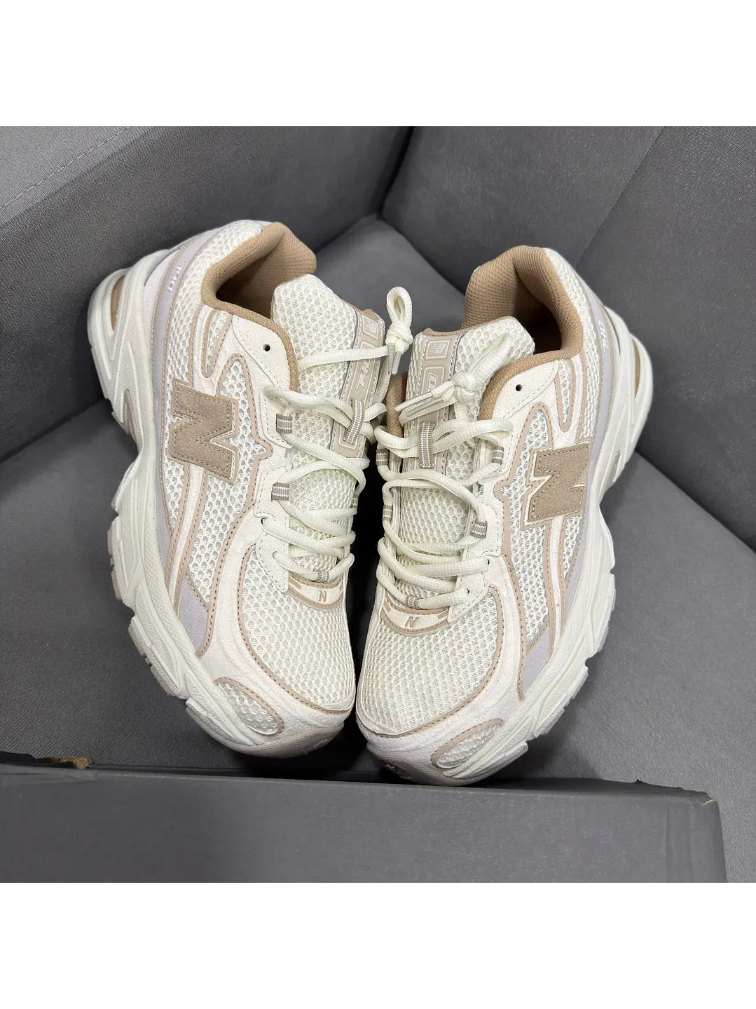 New Balance 740 Beige  1