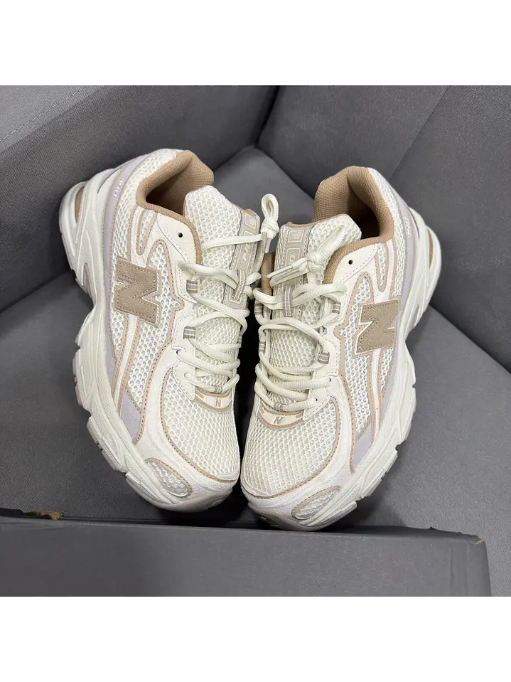 New Balance 740 Beige  1