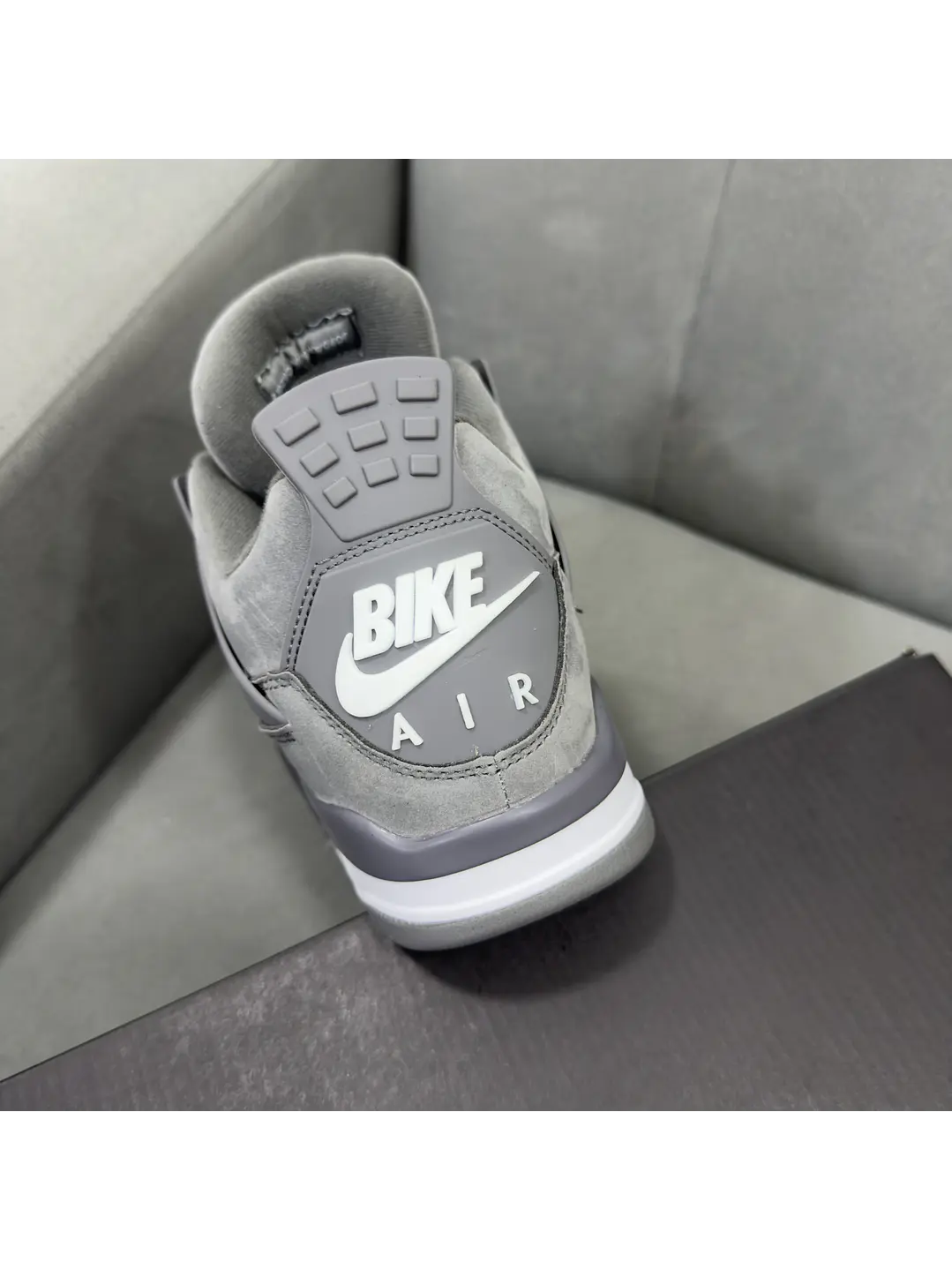 Jordan Retro 4 Bike Air Gris 4