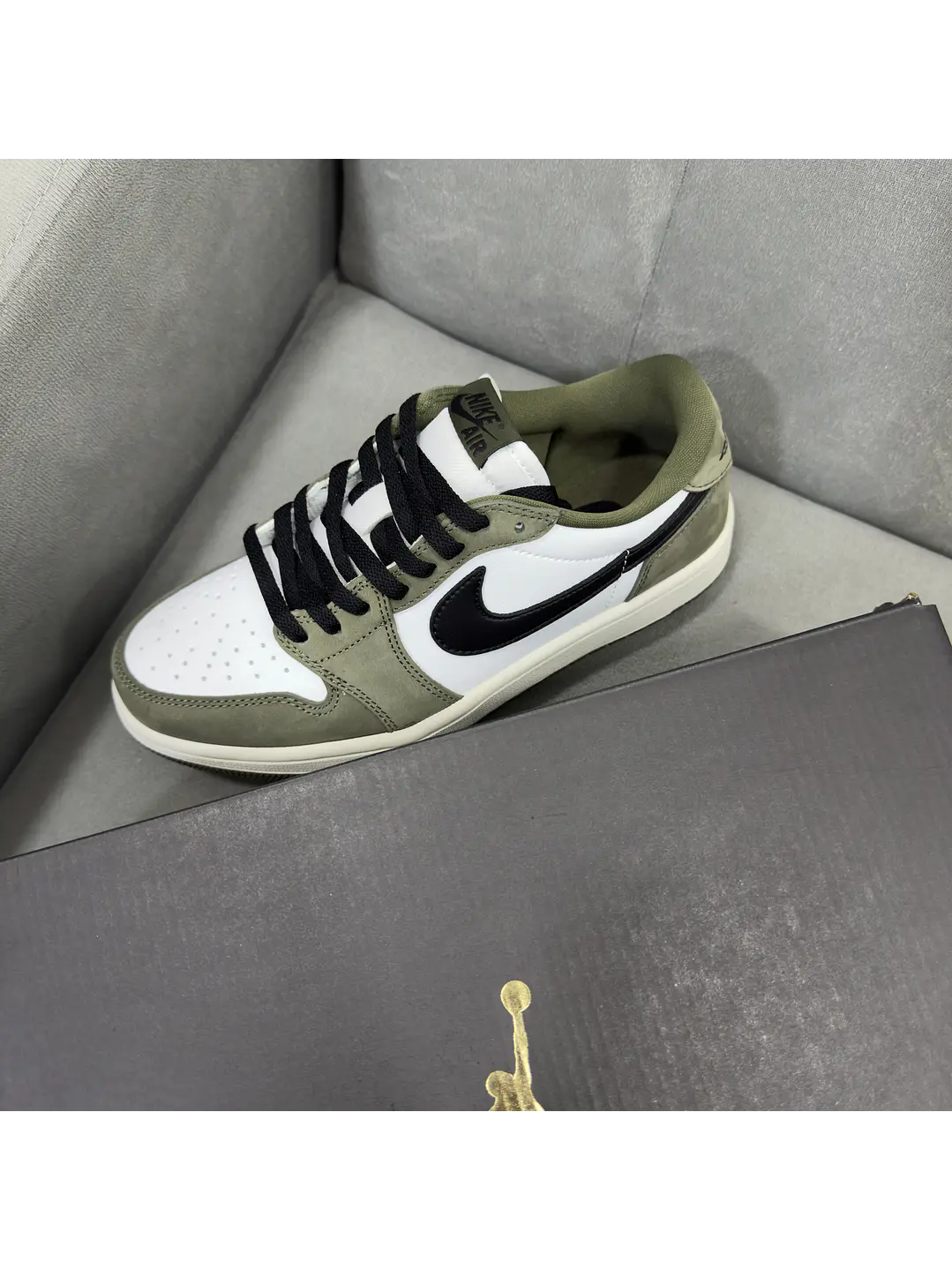 Jordan Retro 1 Low Médium Olive 2