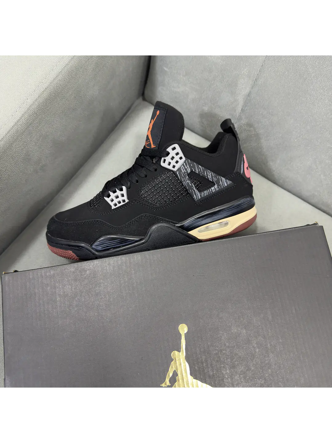 Jordan Retro 4 Air London 1