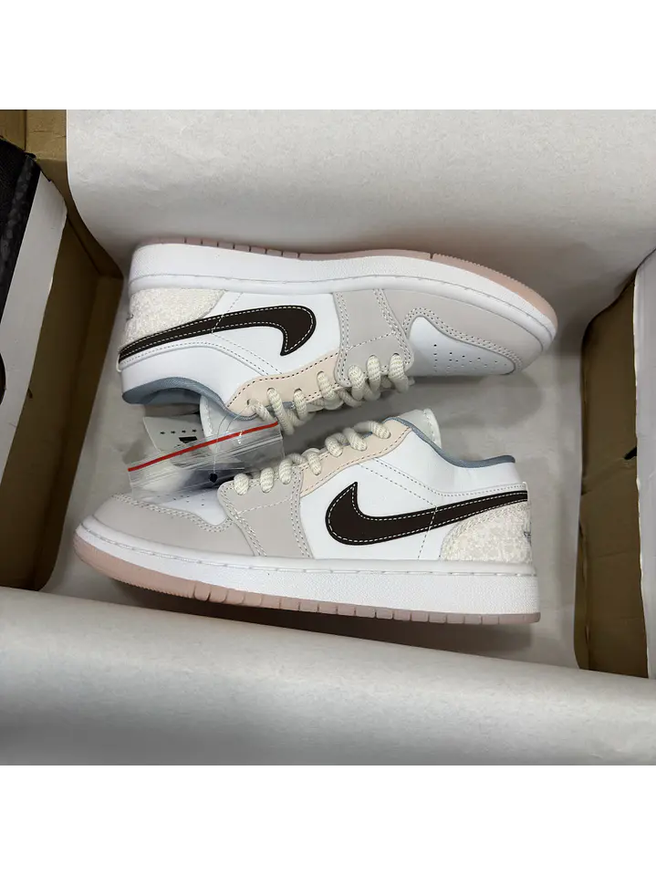 Jordan Retro 1 Low Coral  3