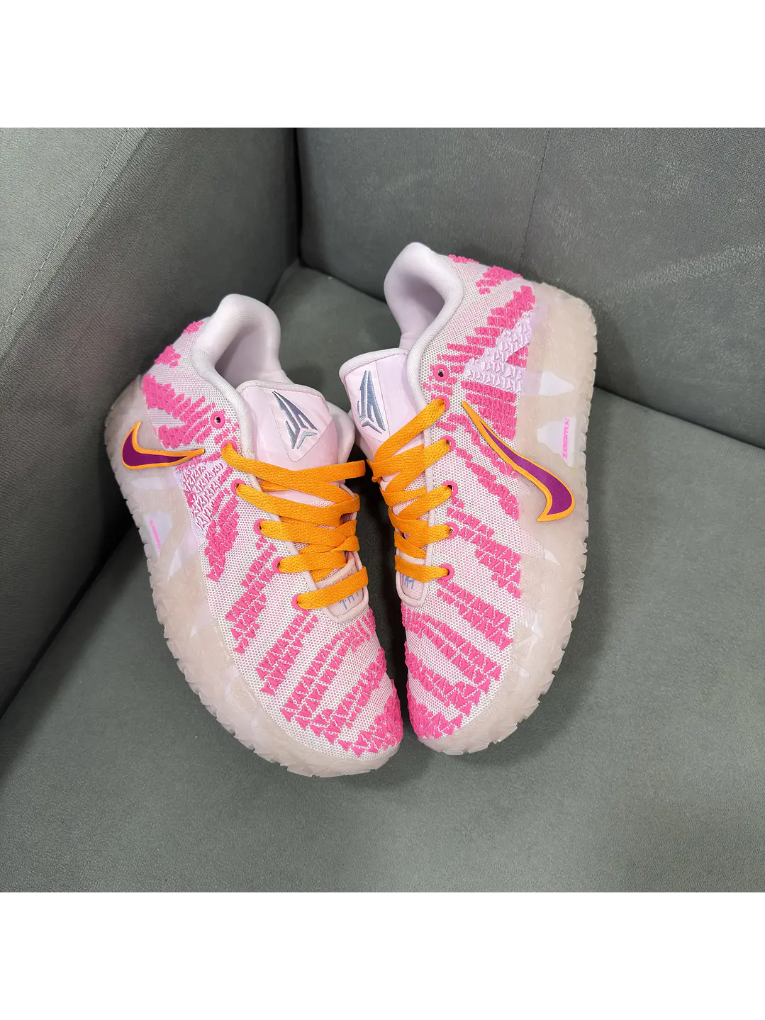 Nike Ja Morant 3 SAN VALENTIN  1