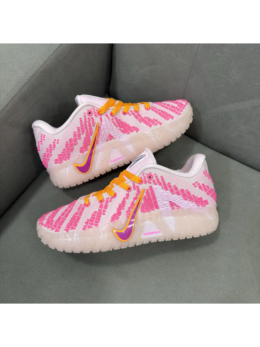 Nike Ja Morant 3 SAN VALENTIN  2
