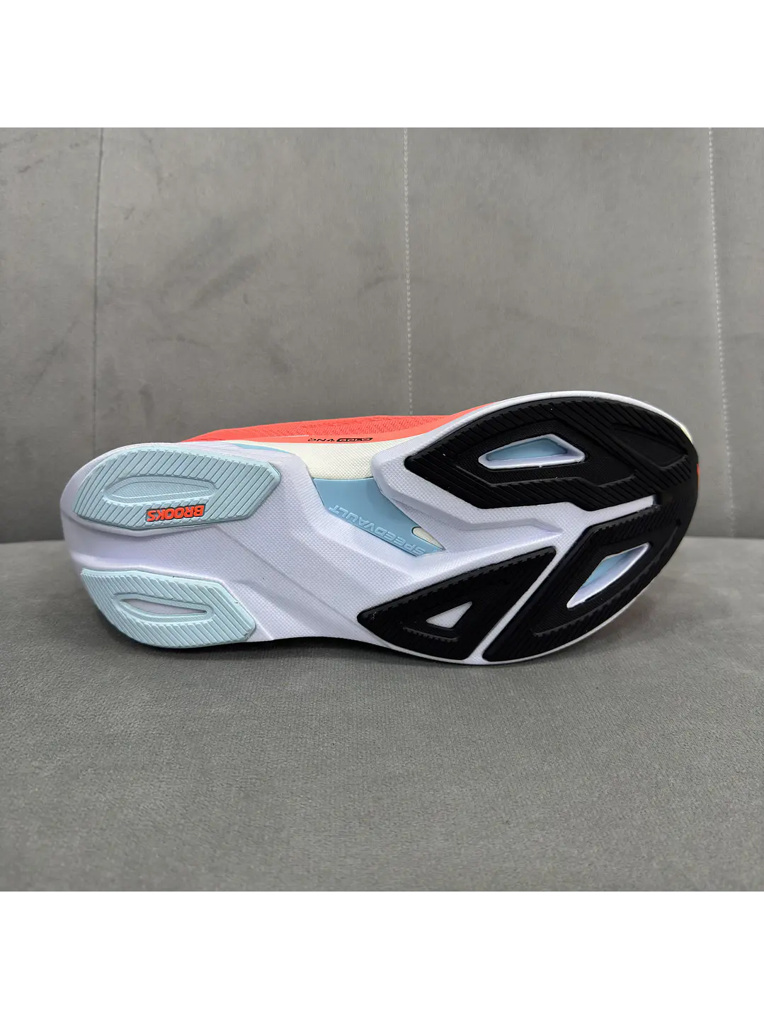 Brooks Hyperion Max 3  3