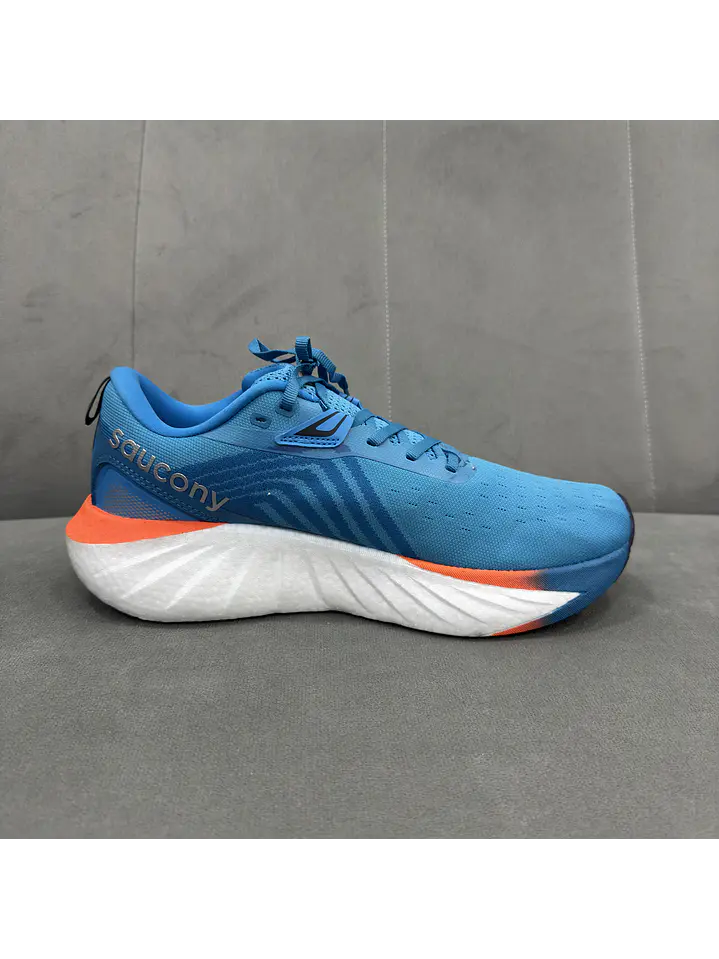 Saucony Trumph 22  2