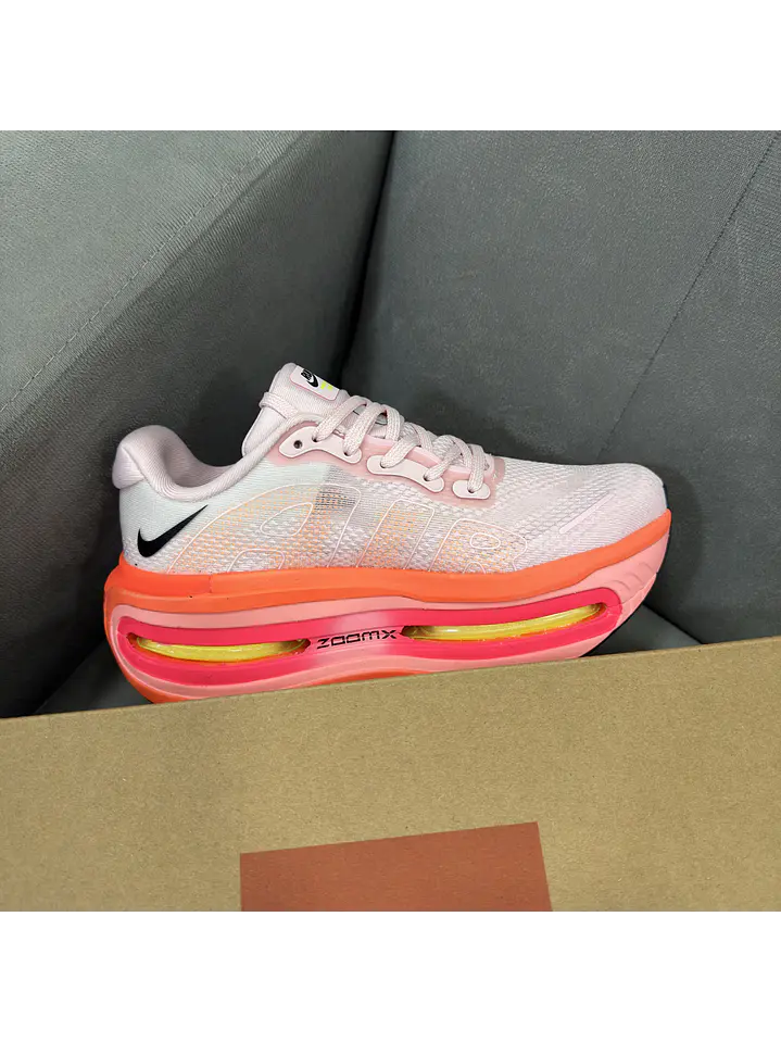 Nike Vomero Premium Pink  3