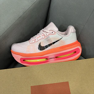 Nike Vomero Premium Pink 