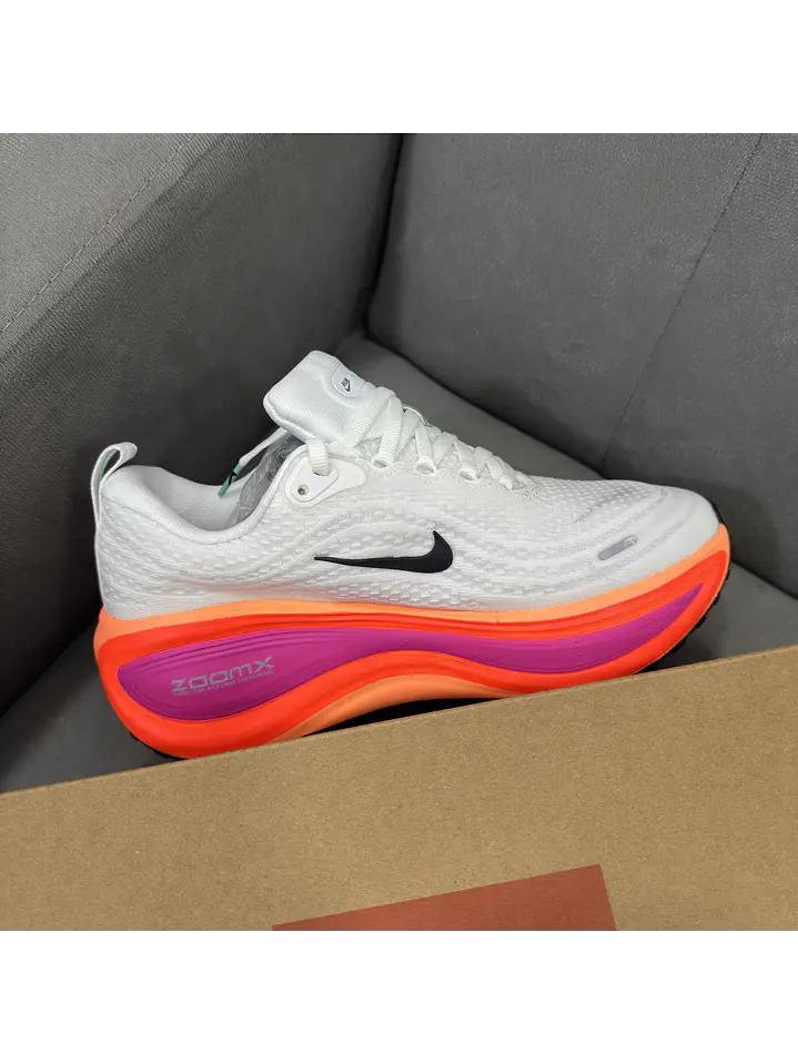 Nike Vomero Plus White Neón 2