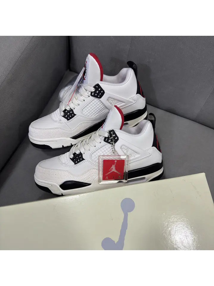 Jordan Retro 4 Flight Club  2