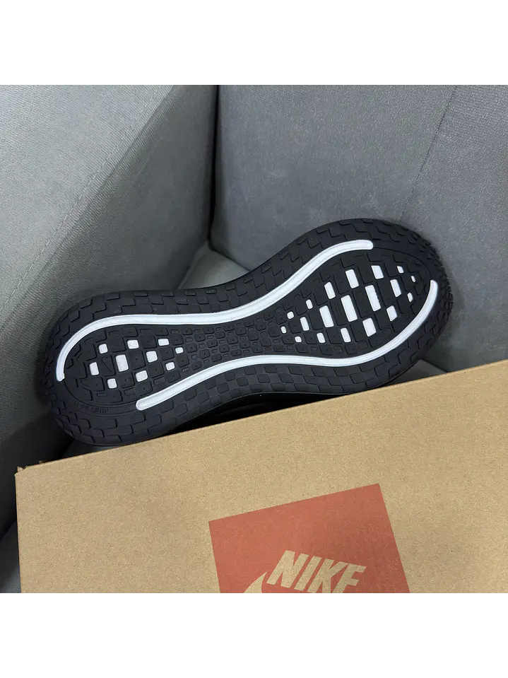 Nike Zoom Vomero Plus Black  4