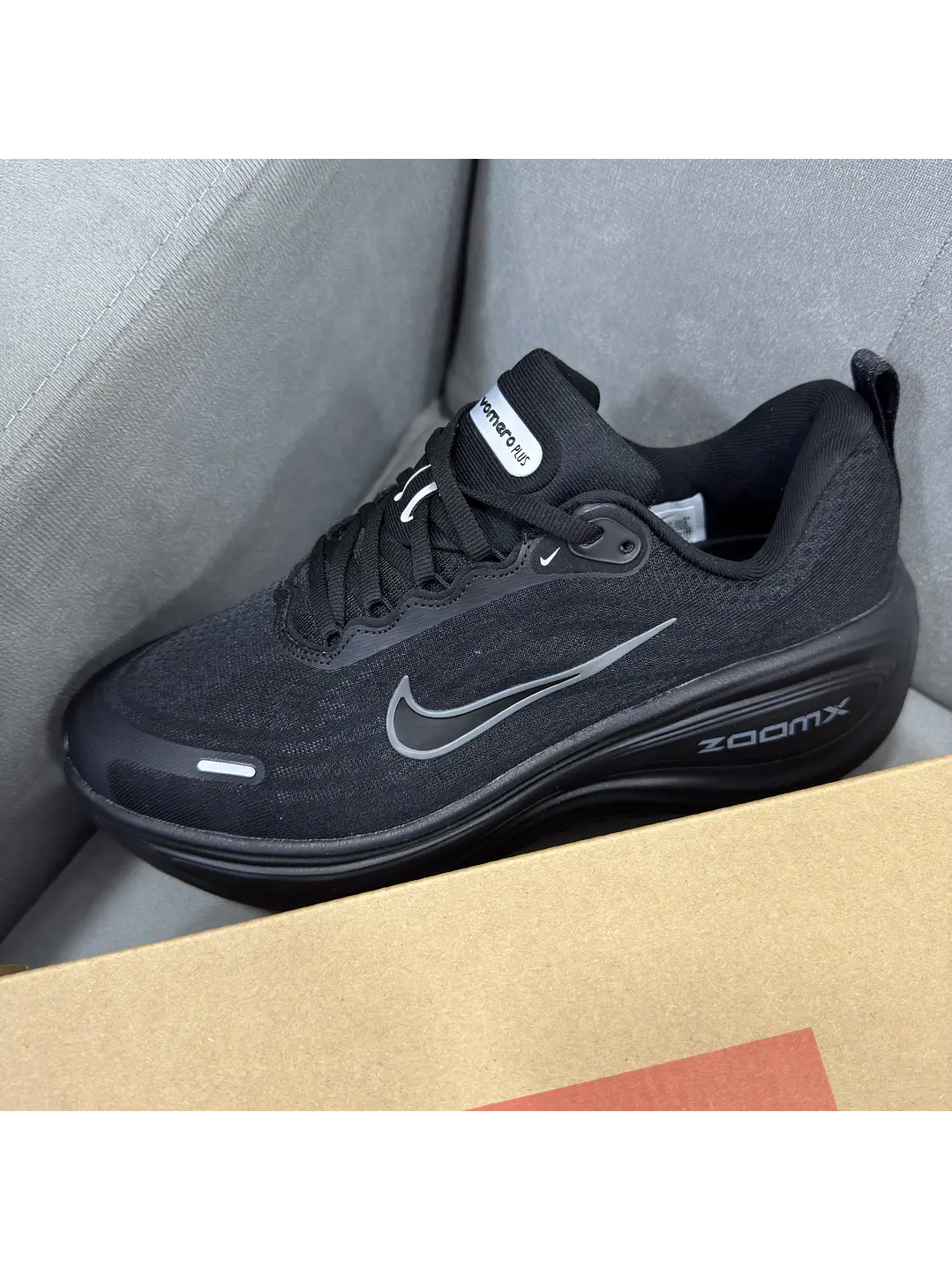 Nike Zoom Vomero Plus Black  3