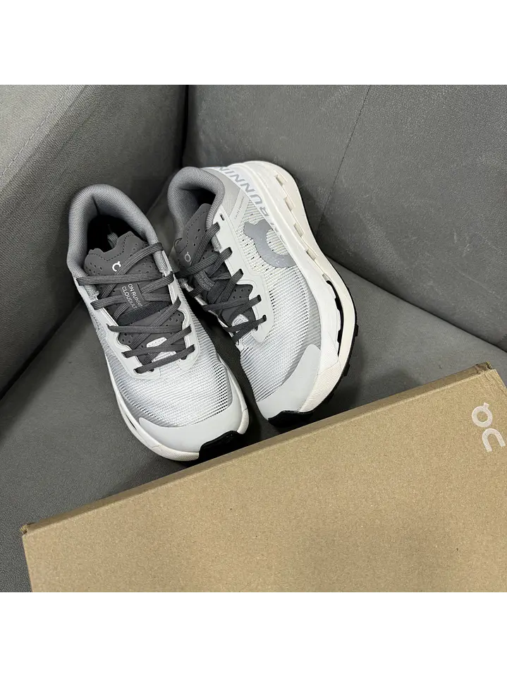 On Cloudultra 3 Gris  3