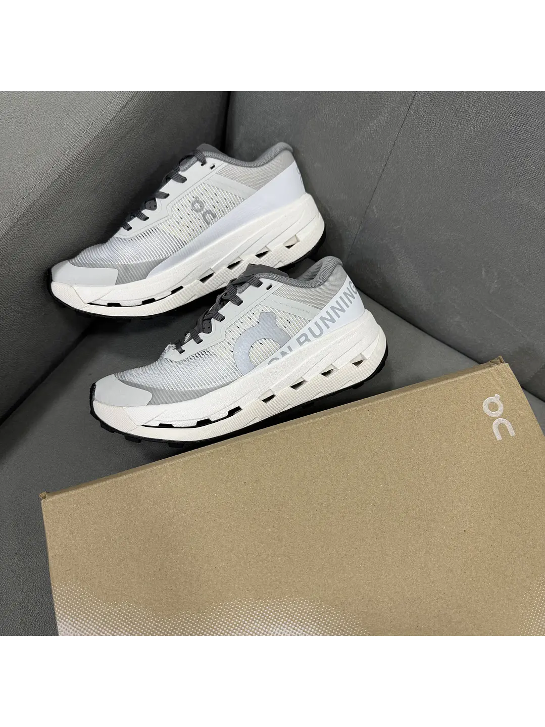 On Cloudultra 3 Gris  2