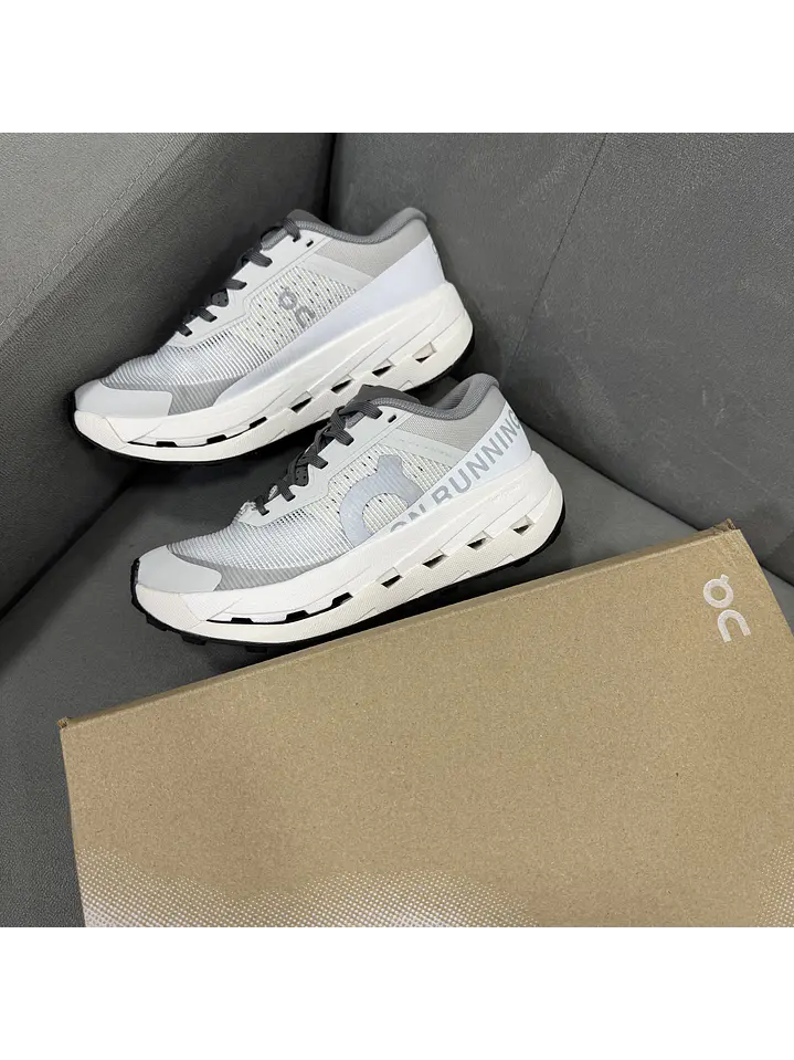 On Cloudultra 3 Gris  2