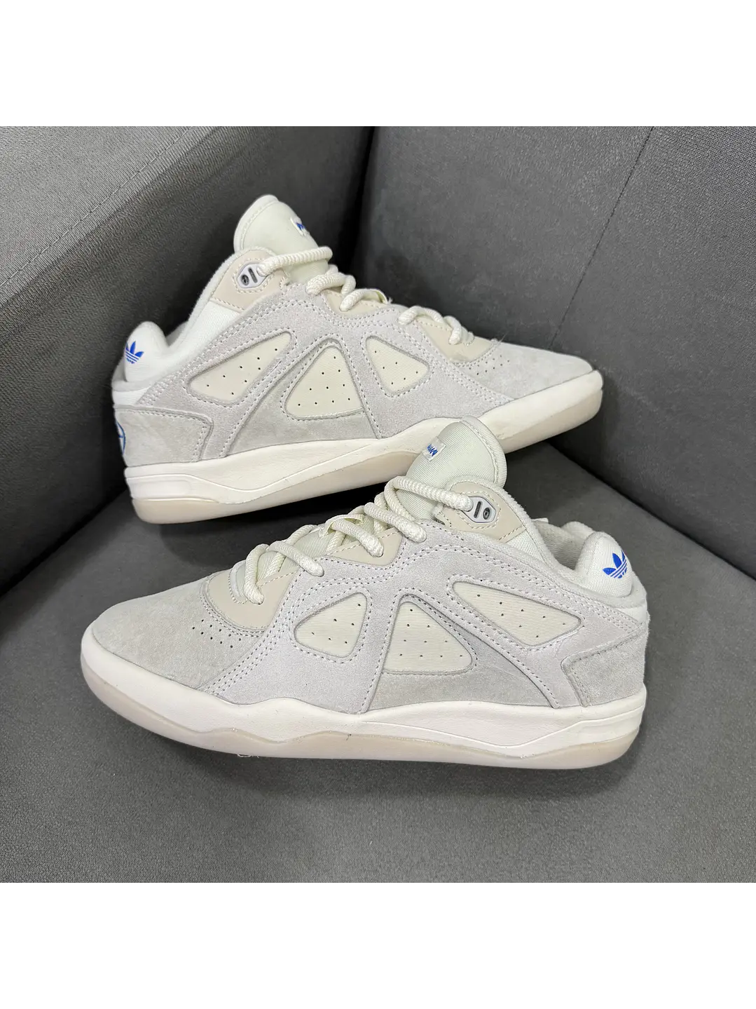 Adidas BADBO 1.0 Resilience  1