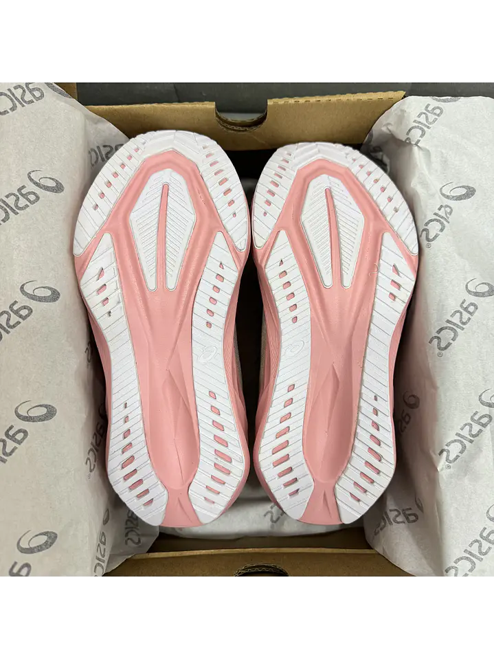 Asics Novablast 5 Pink  3