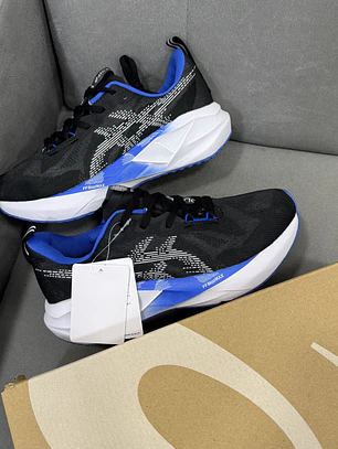 Asics Novablast 5 black blue