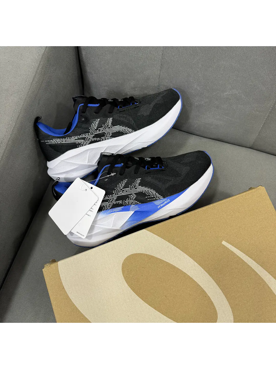 Asics Novablast 5 black blue 2