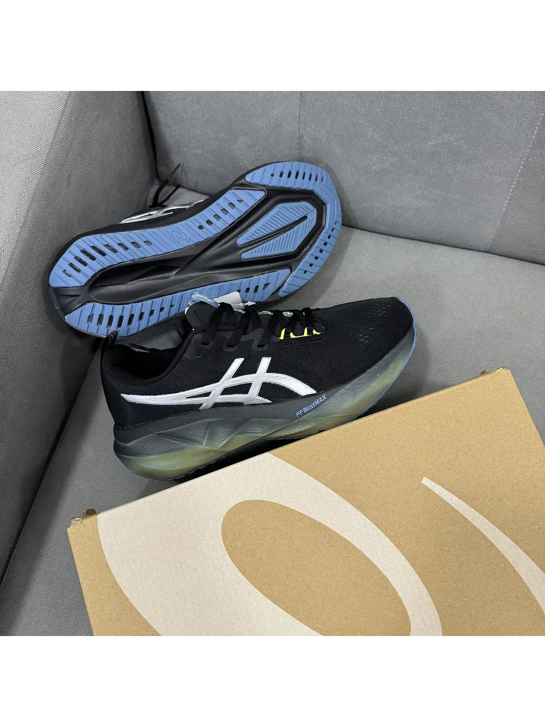 Asics Novablast 5 Black  4