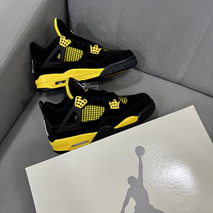 Jordan Retro 4 THUNDER Yellow Black 
