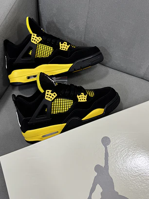 Jordan Retro 4 THUNDER Yellow Black 