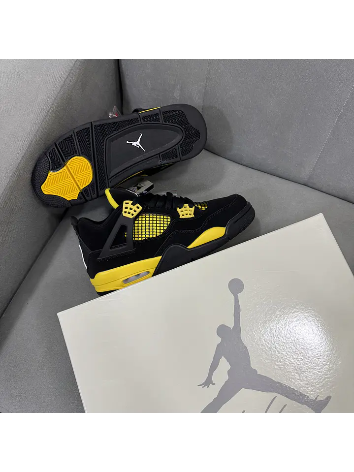 Jordan Retro 4 THUNDER Yellow Black  4
