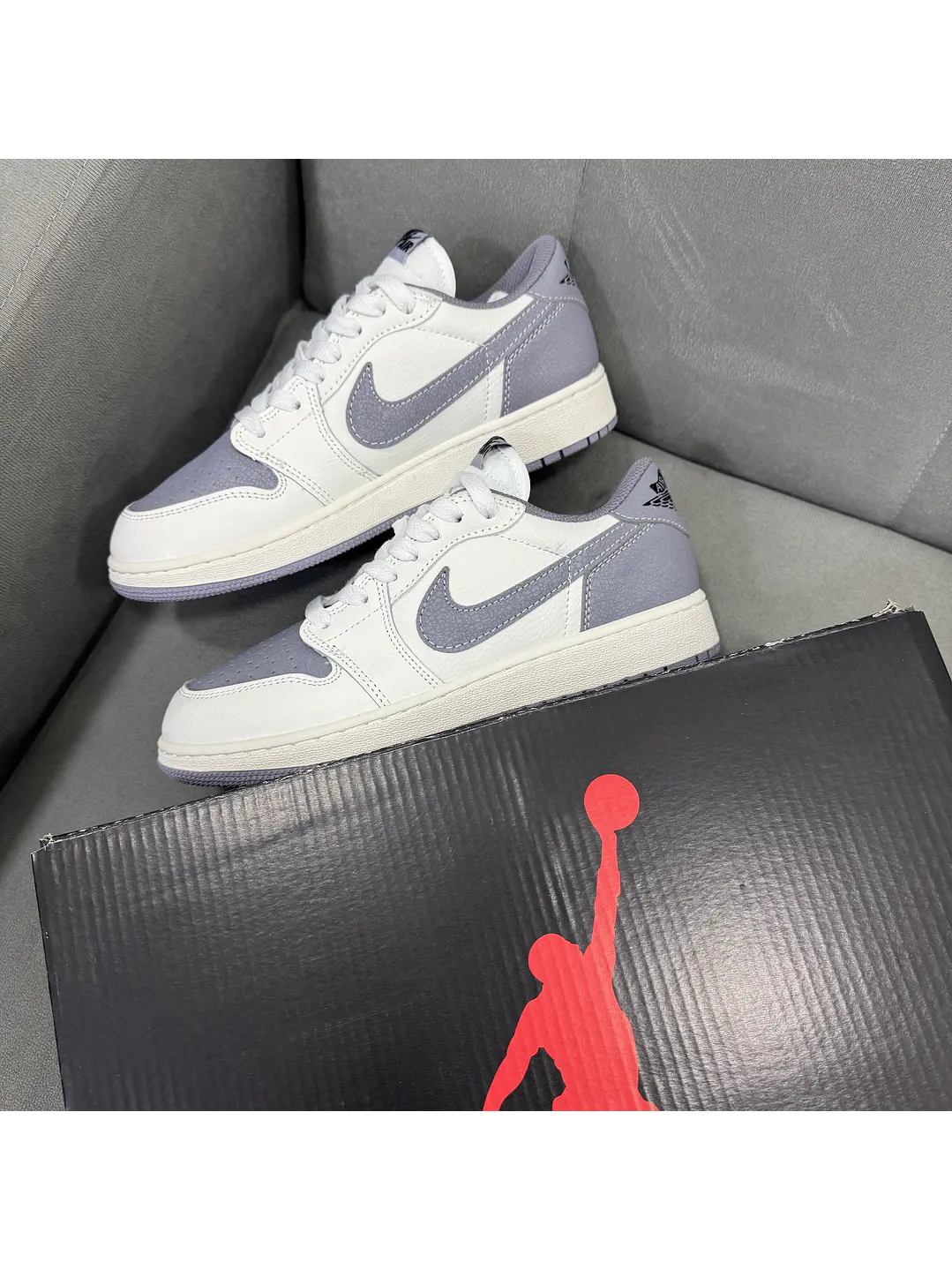 Jordan Retro 1 Low Admosphere Grey 2