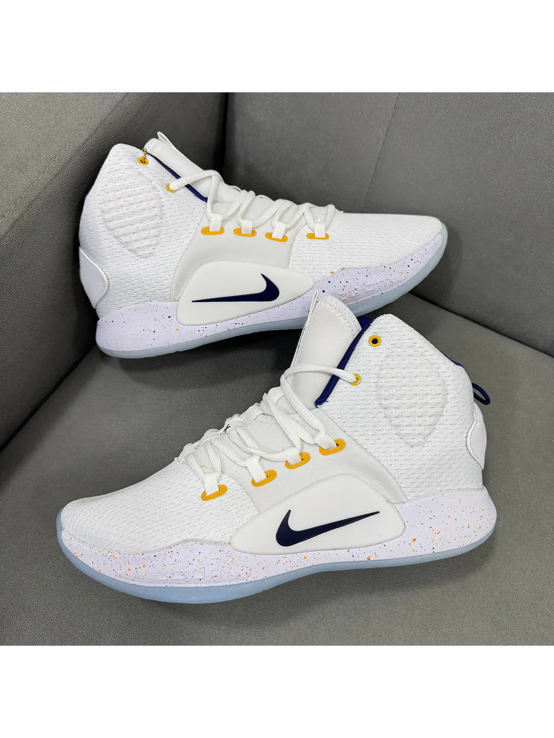 Nike Hyperdunk 2018 White Purple 1