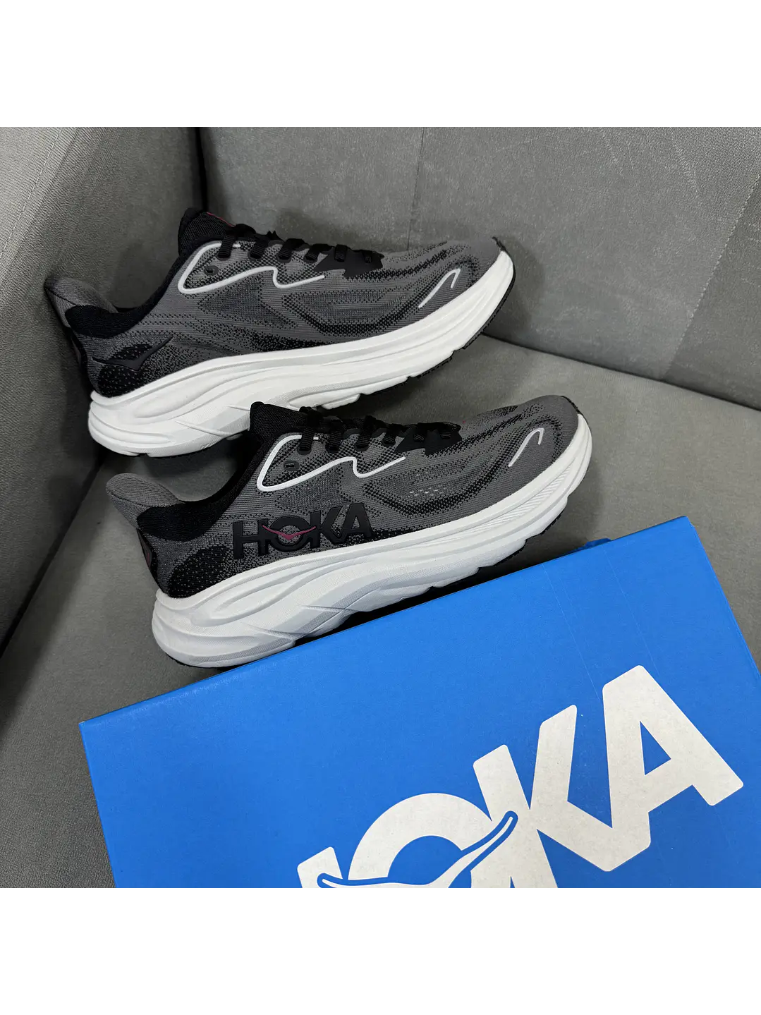 Hoka Clifton 10 Black Grey  2