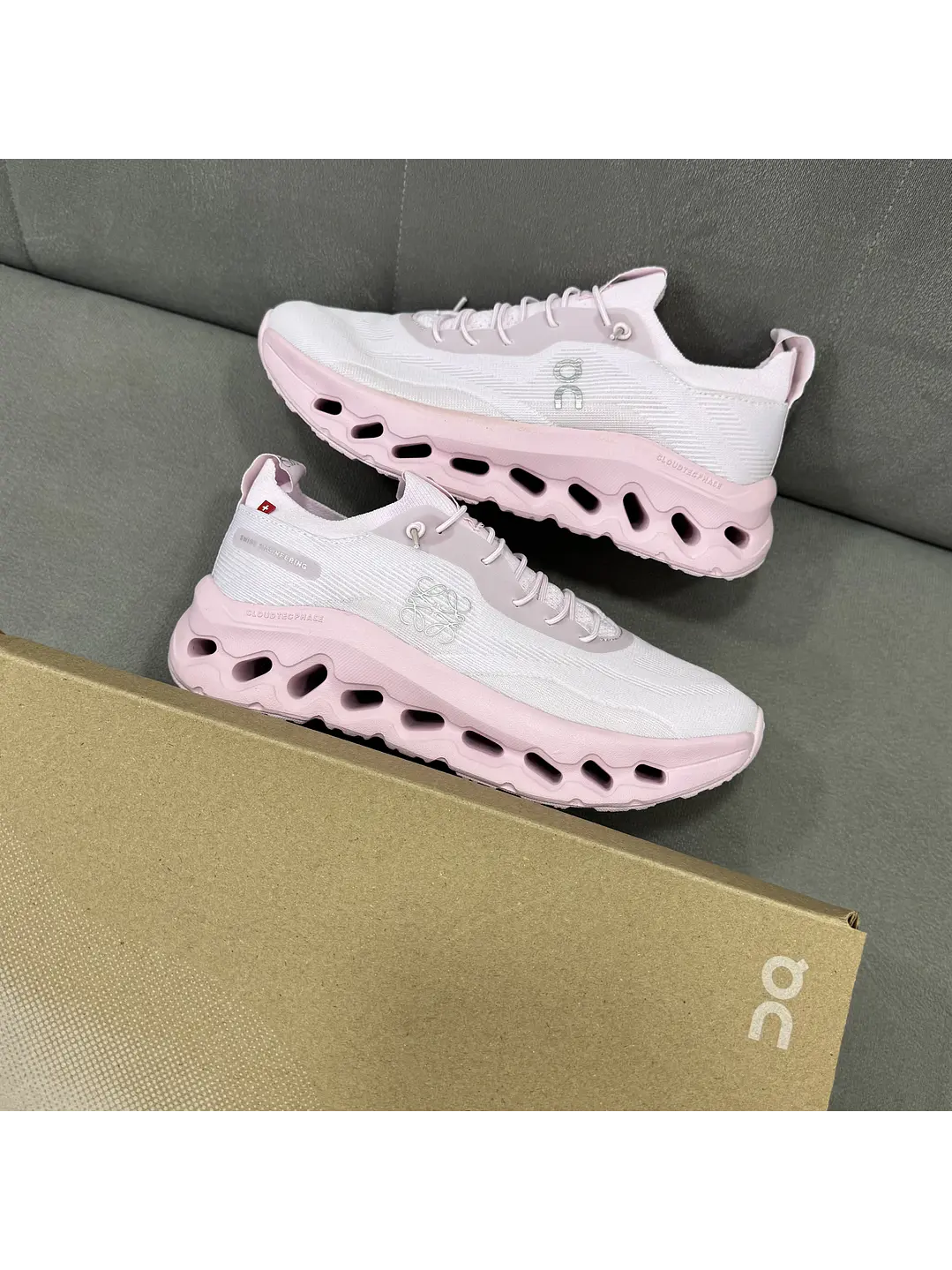 On Cloudtilt Loewe Pink  1