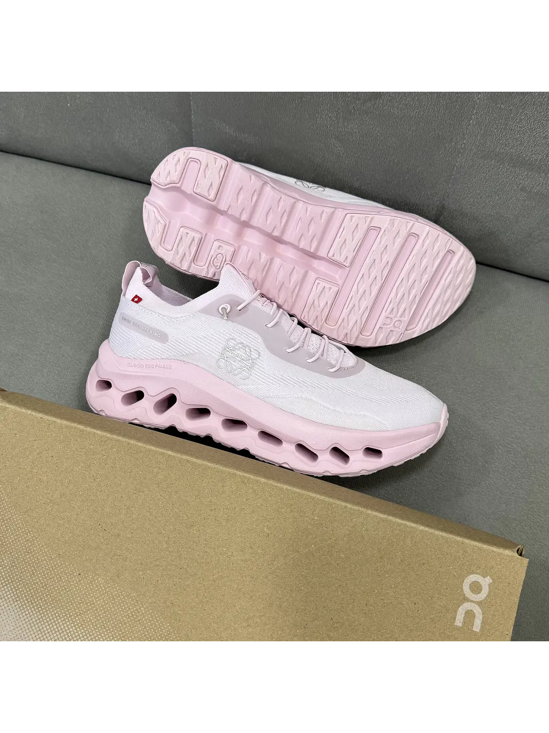 On Cloudtilt Loewe Pink  3