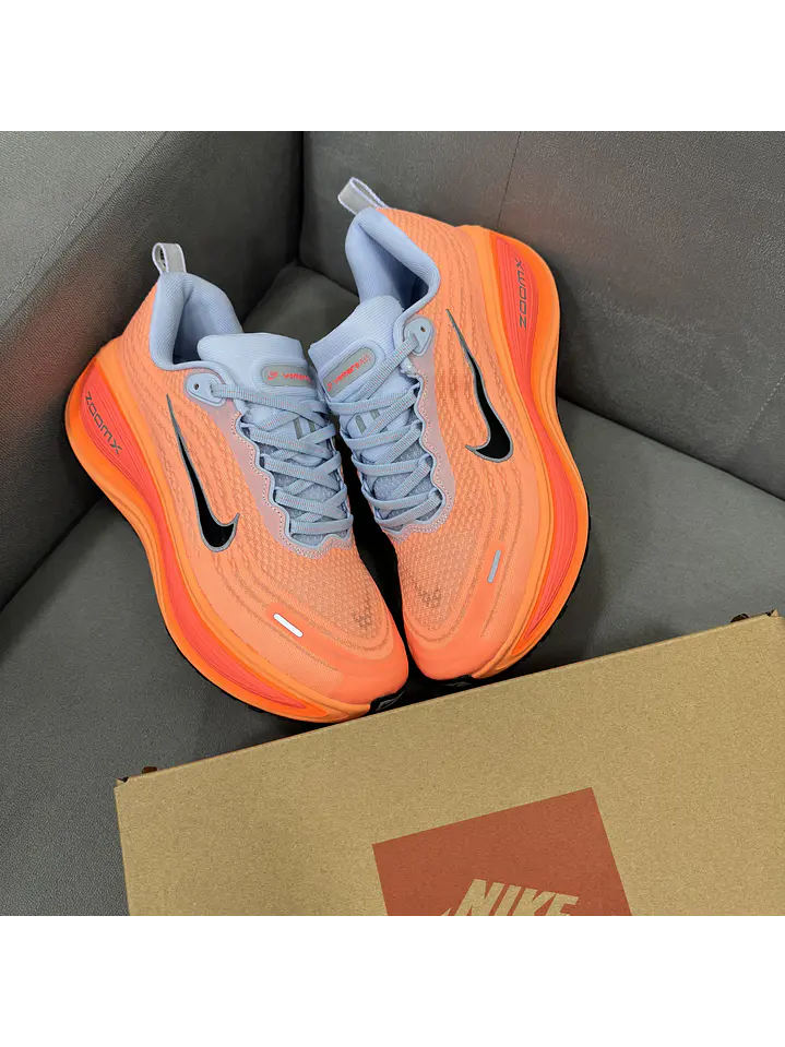 Nike Vomero Plus Orange Neón 4