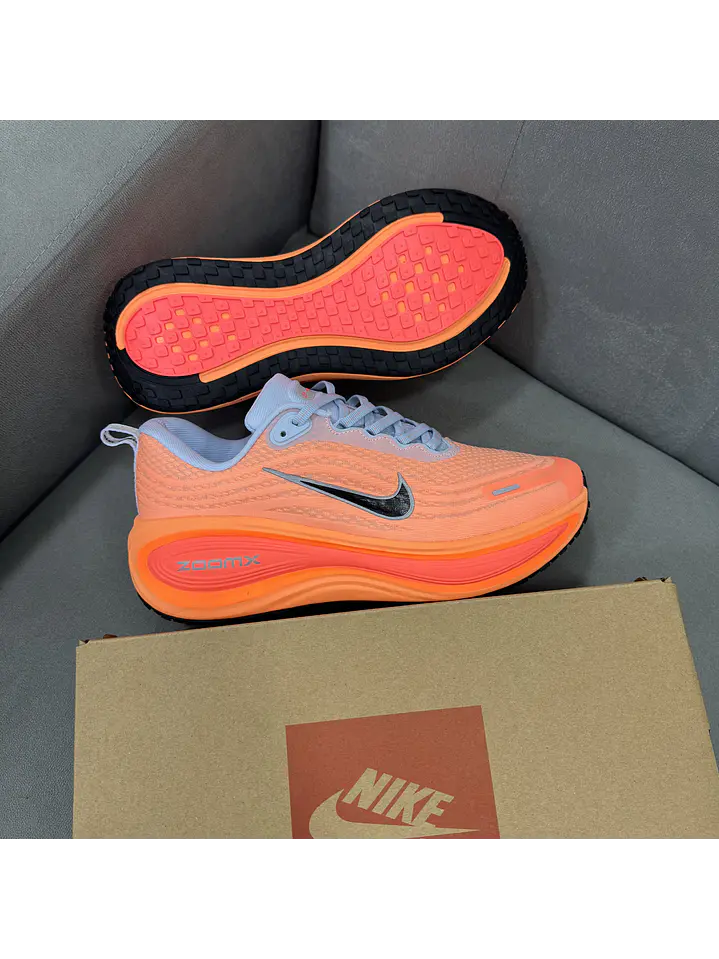 Nike Vomero Plus Orange Neón 2