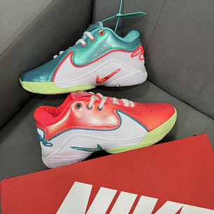 Nike Lebron 22 Christmas 