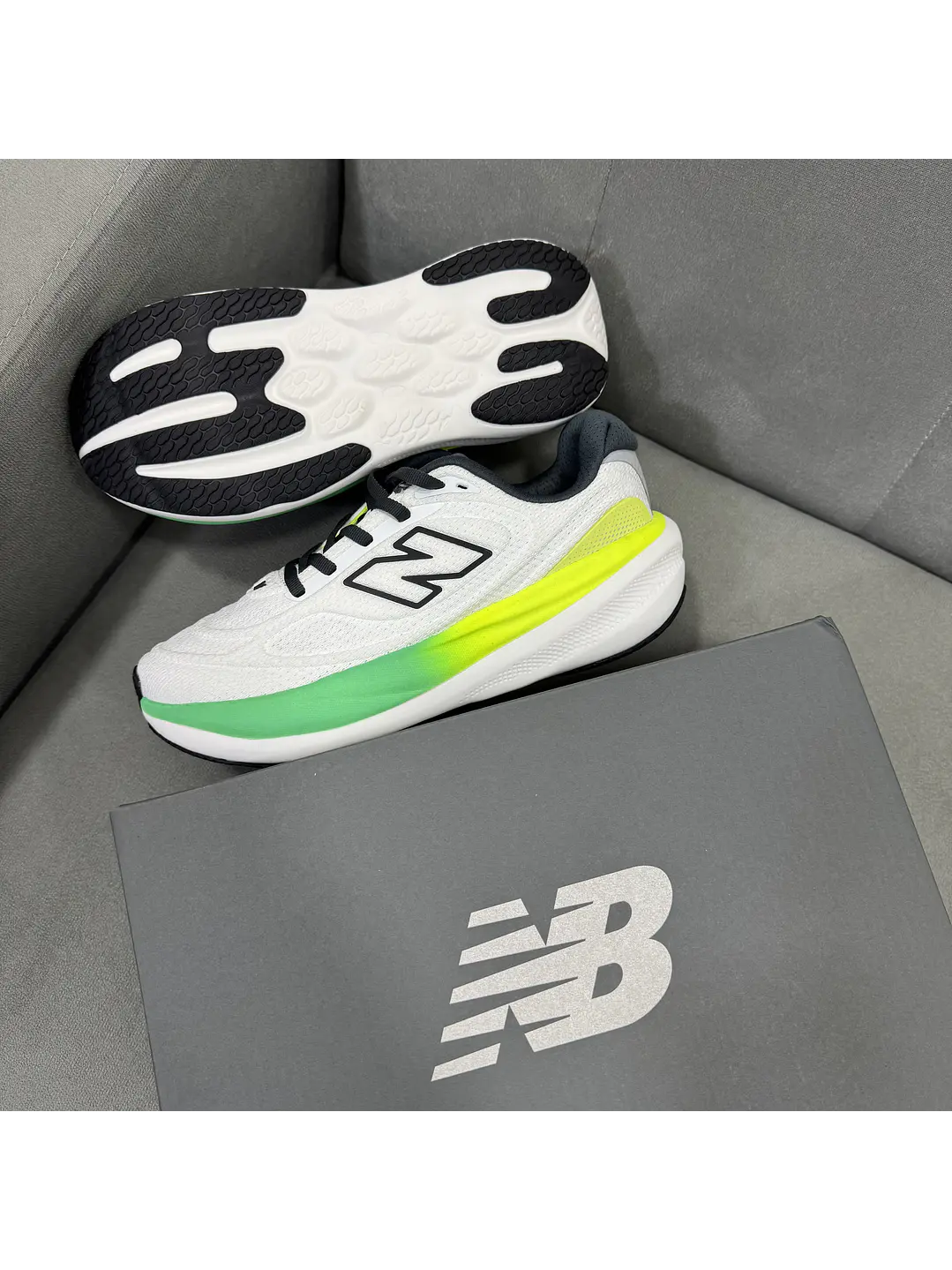 New Balance 1080 V15 Blanco Verde 2
