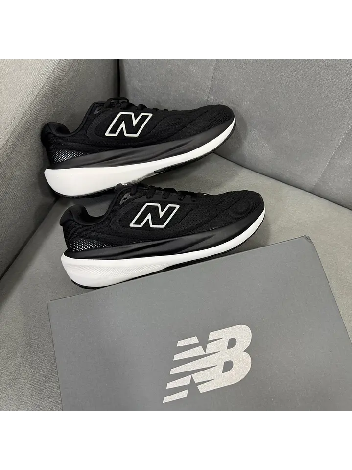 New Balance 1080 V15 Negro 2