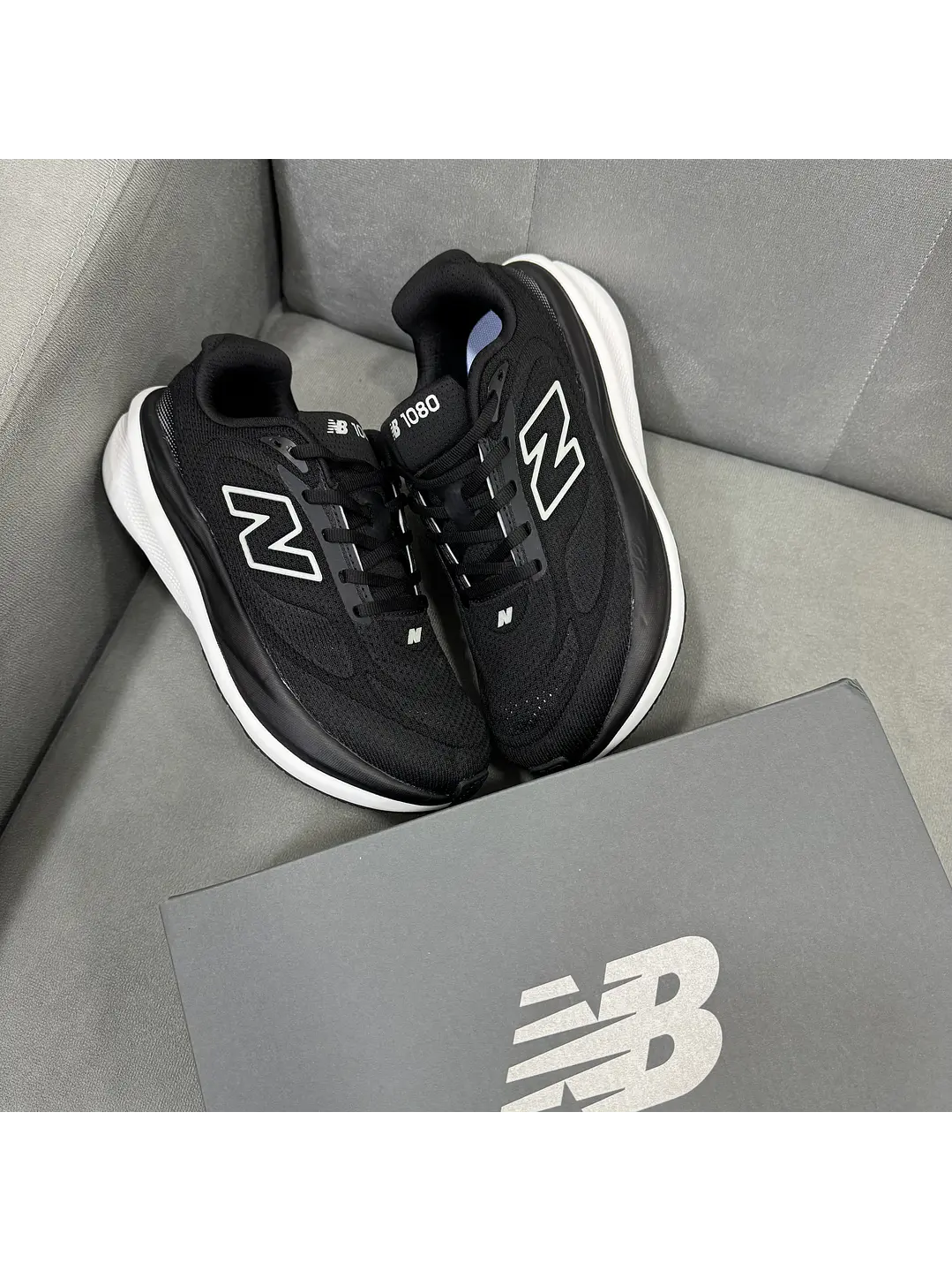 New Balance 1080 V15 Negro 4