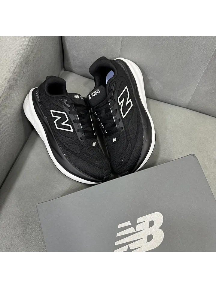 New Balance 1080 V15 Negro 4