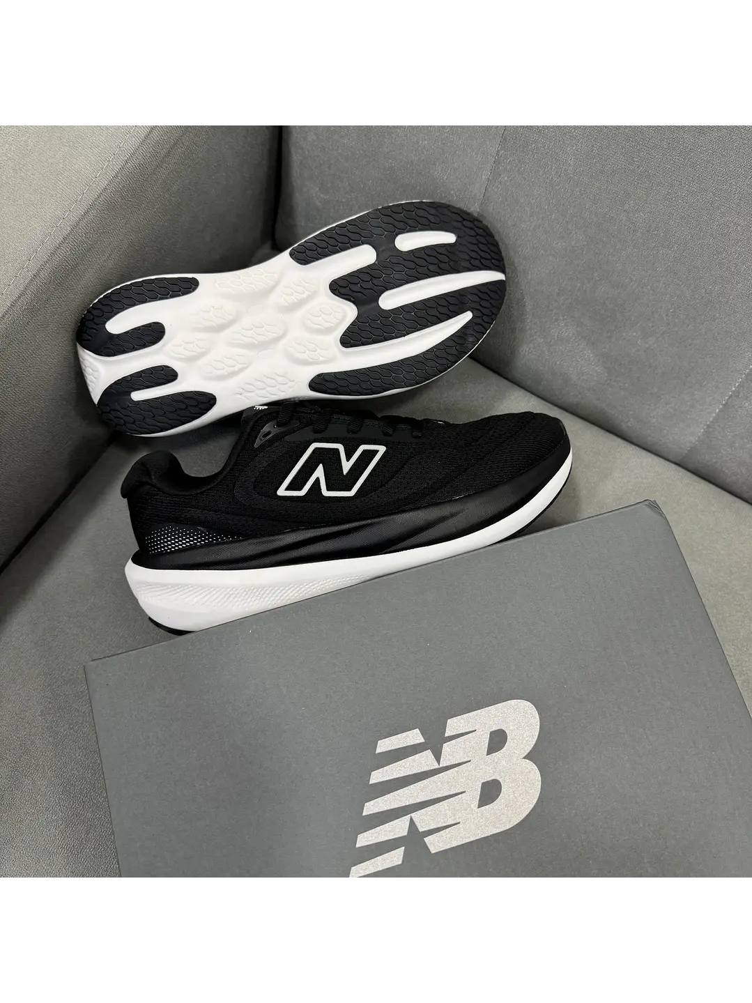 New Balance 1080 V15 Negro 3