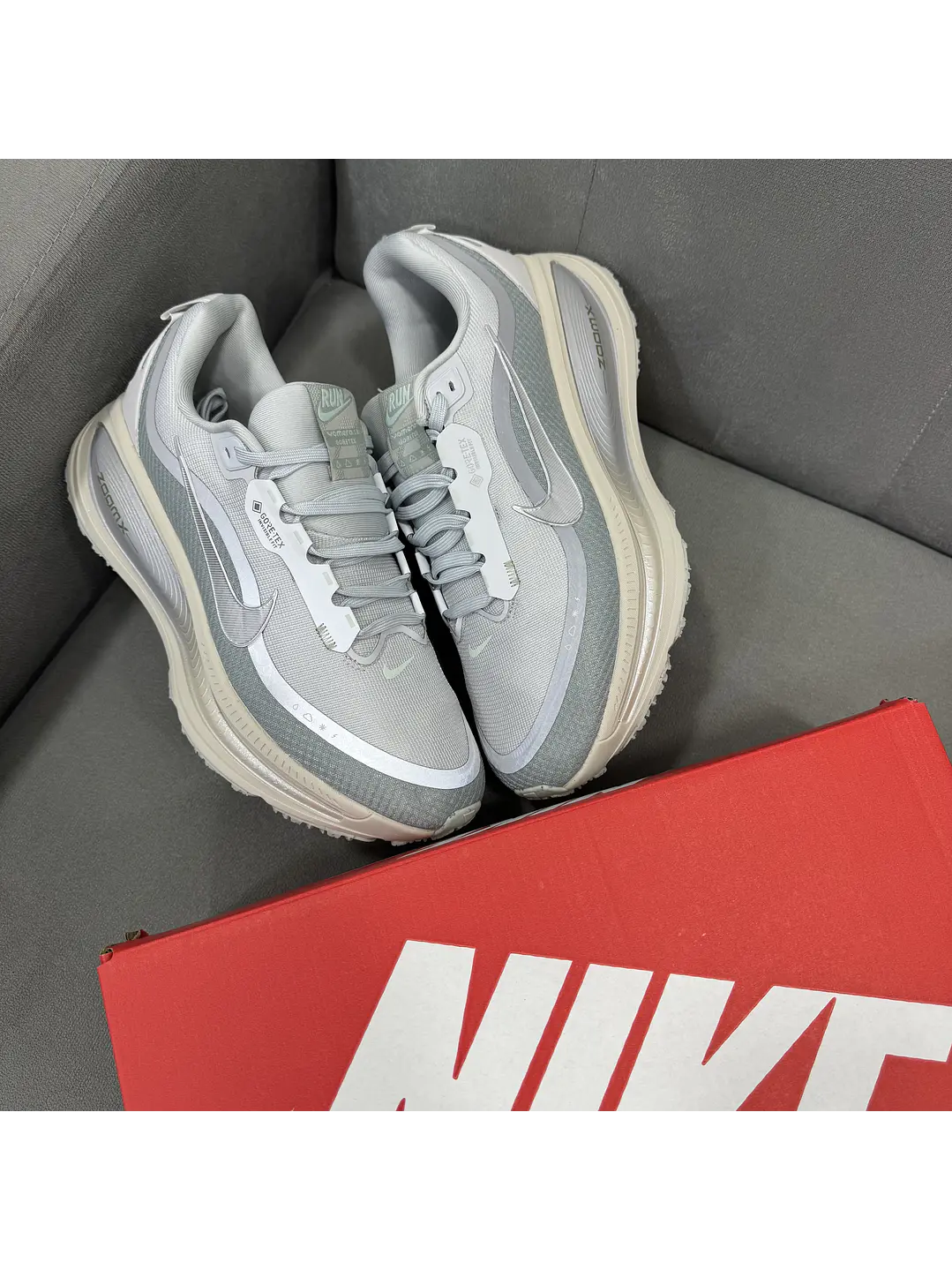 Nike Vomero 18 Gore-tex Gris  4