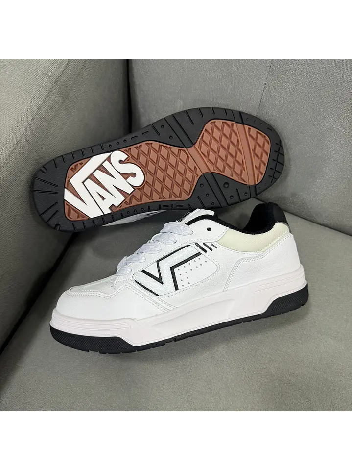 Vans Upland White Black  1