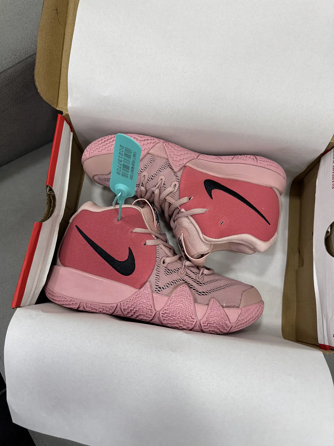 Nike Kyrie Irving 4 Atomic Pink  4