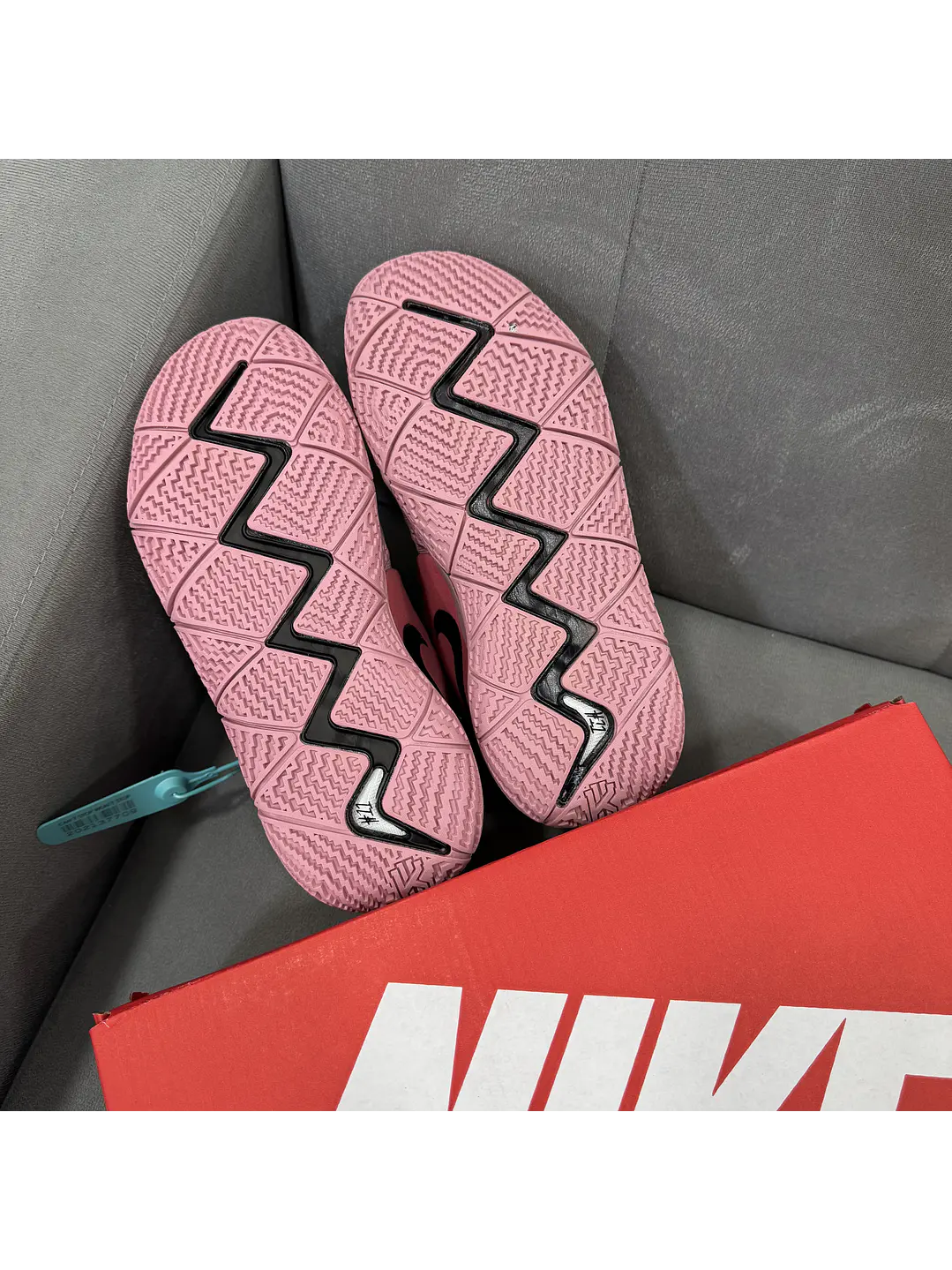 Nike Kyrie Irving 4 Atomic Pink  3