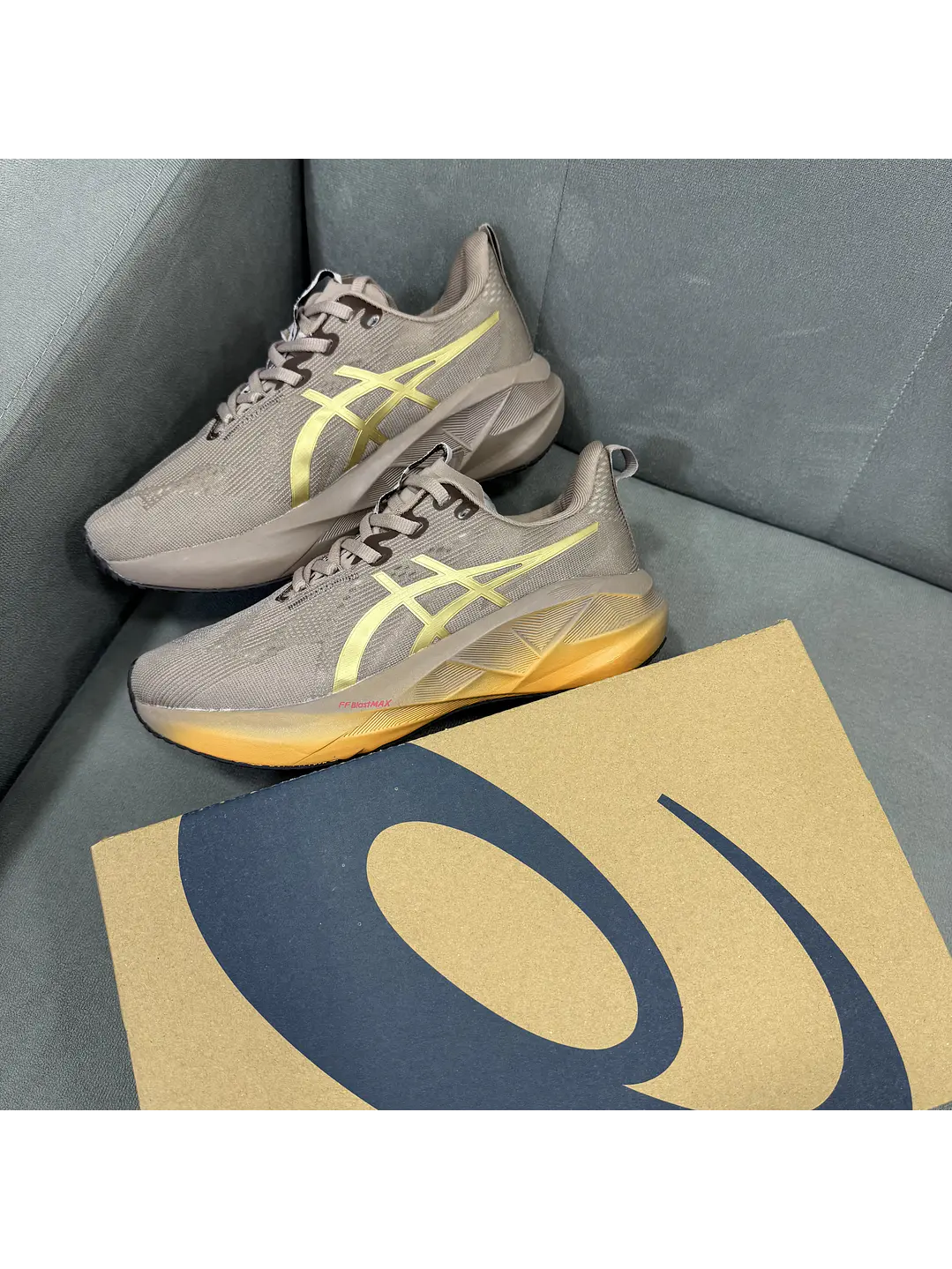 Asics Novablast 5 Brown 2