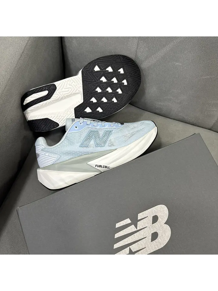 New Balance Rebel V5 Cielo 4