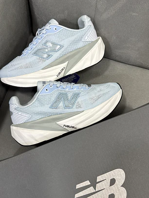 New Balance Rebel V5 Cielo